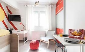 Colorful Apartment In Athens